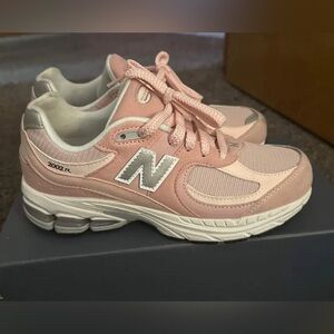 New balance color pink, gentle used, size women’s 6.5